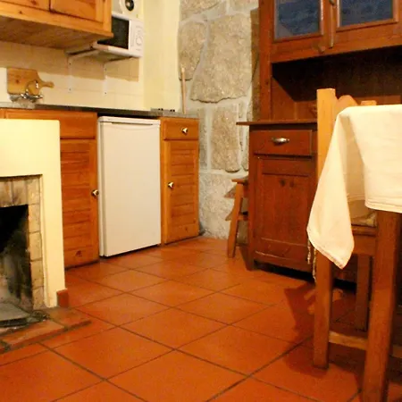 Cosy In Seia, 25 Sqm, Welcoming Fireplace *