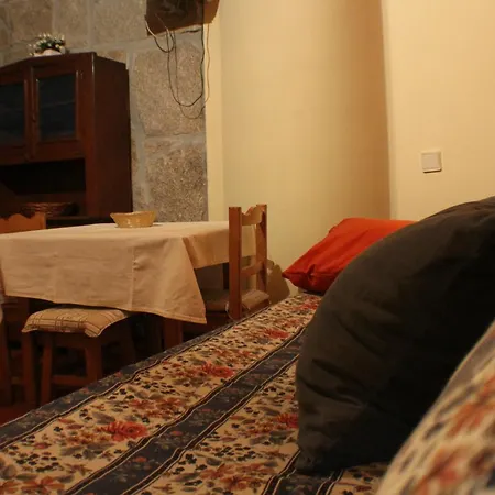 Cosy In Seia, 25 Sqm, Welcoming Fireplace * Seia