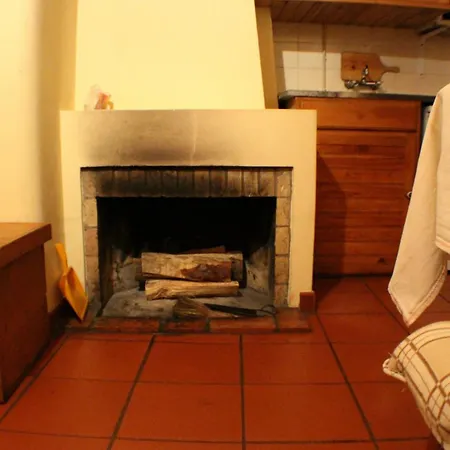 Cosy In Seia, 25 Sqm, Welcoming Fireplace