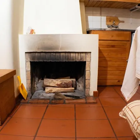Cosy In Seia, 25 Sqm, Welcoming Fireplace Apartment