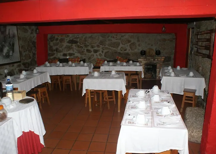 Cosy In Seia, 25 Sqm, Welcoming Fireplace * Seia